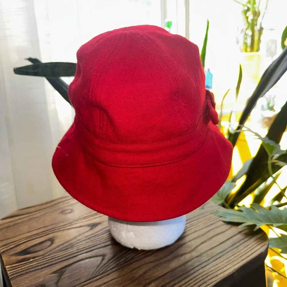 Nine West Womens Red Cloche Bucket Hat Side Buckle Satin Lined Vintage Style